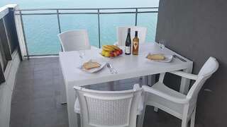 Апарт-отели SEA-VIEW Beluga & Dolphin Luxury HOTEL apartments Батуми Роскошные апартаменты-студио с видом на море-3