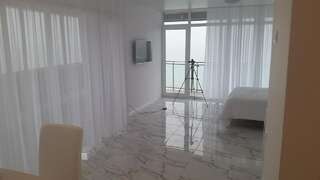 Апарт-отели SEA-VIEW Beluga & Dolphin Luxury HOTEL apartments Батуми Роскошные апартаменты-студио с видом на море-26