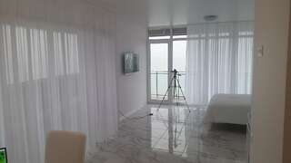 Апарт-отели SEA-VIEW Beluga & Dolphin Luxury HOTEL apartments Батуми Роскошные апартаменты-студио с видом на море-38